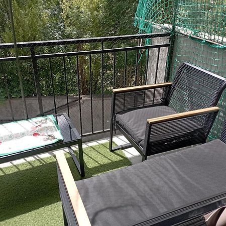Au Pied Des Montagnes. Apartment Saint-Jean-de-Maurienne Luaran gambar